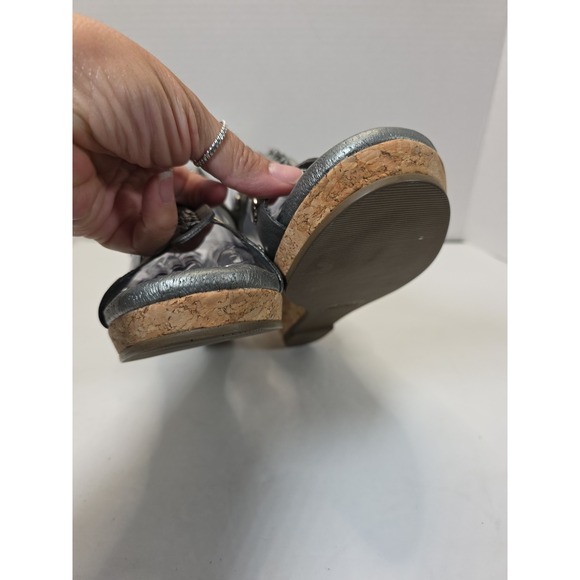 Elites by Walking Cradles Silver Open Toe Strappy Gladiator Wedg Sandal Sz 10.5 - Picture 2 of 14